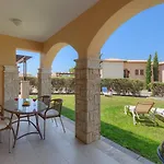 Aphrodite Hills - 4*
