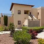 Aphrodite Hills - אתר נופש 4*