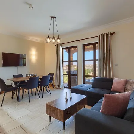 Complex Aphrodite Hills -