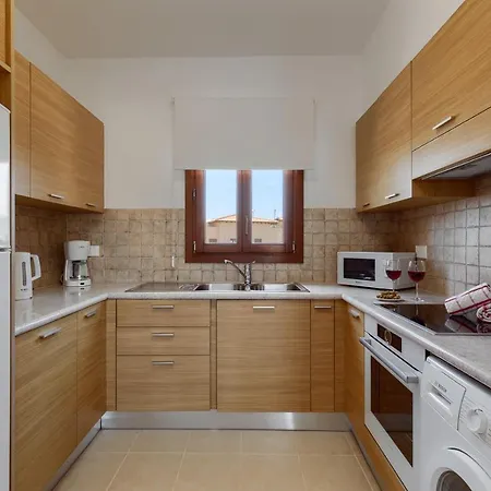 Complex Aphrodite Hills - 4*