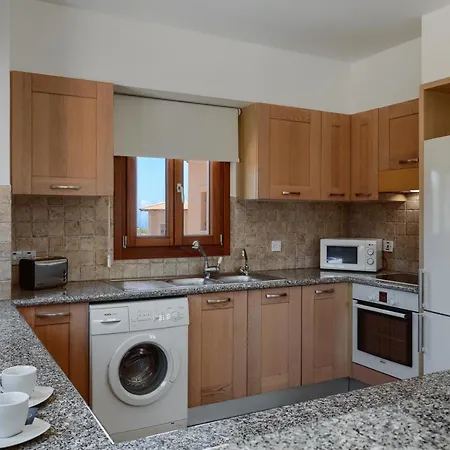 Complex Aphrodite Hills -