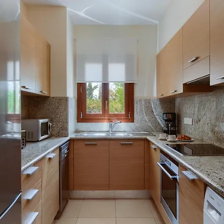 Aphrodite Hills - Complex 4*