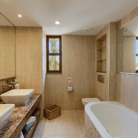 Aphrodite Hills - Semesteranläggning (resort)