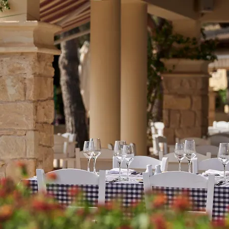 Complex Aphrodite Hills -