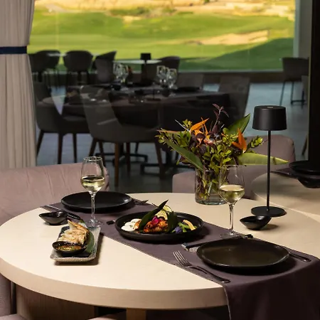 Aphrodite Hills - Semesteranläggning (resort) Kouklia