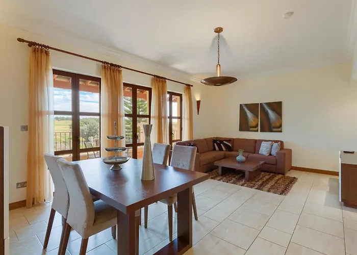 Aphrodite Hills - Semesteranläggning (resort) Kouklia