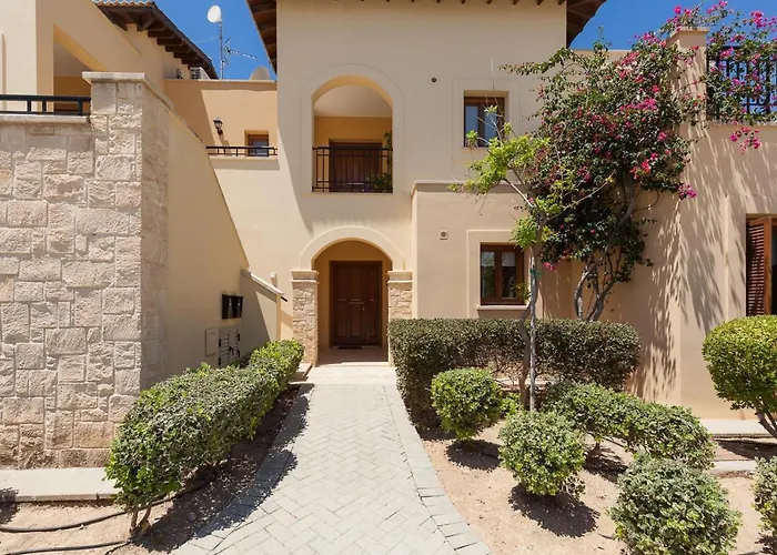 Resort Aphrodite Hills - 4*