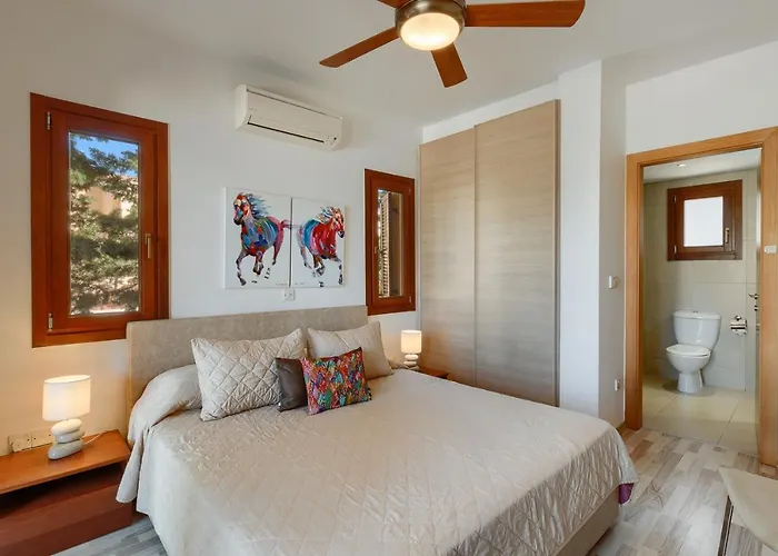 Aphrodite Hills - 4*