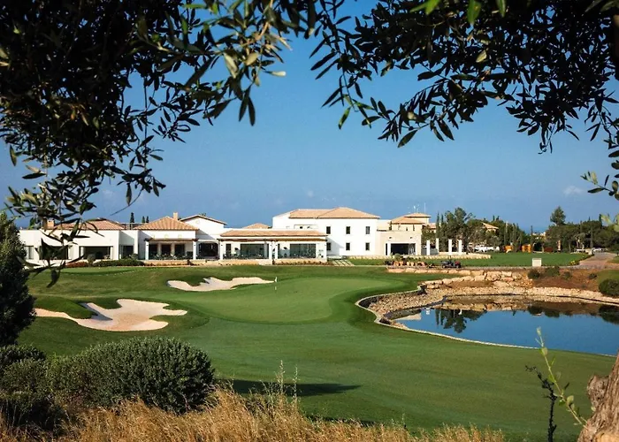 Aphrodite Hills - Semesteranläggning (resort) Kouklia